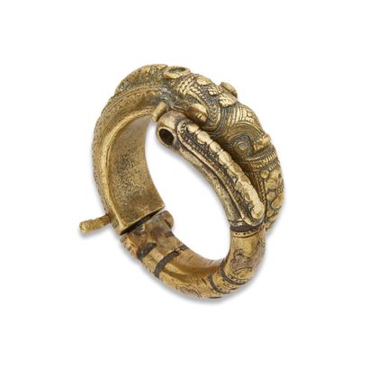 Bracelet en metal Toba Batak, Île de Sumatra,...