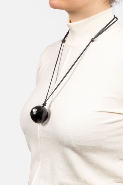 Rose MORANT (née en 1963)
Pendentif 