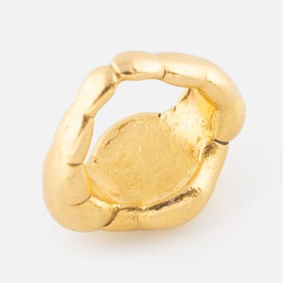 Bague en or 18K, 
TDD : 42.5, Poids brut...