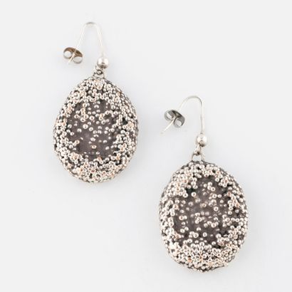 Giorgio VIGNA (né en 1955)
Paire de pendants...