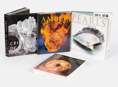 Lot comprenant 4 livres dont : 
- Chinese...