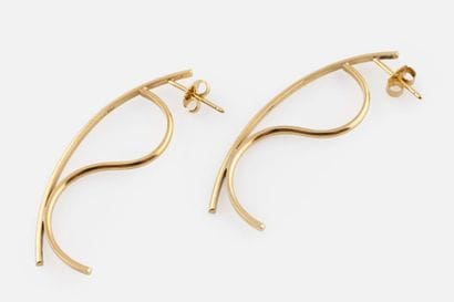 Paire de pendants d'oreilles en or,
En or...