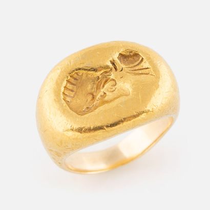 Bague en or 
En or 18K (750), ornée d'un...