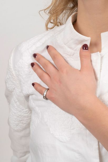 Bague diamants et platine
En platine (850),...