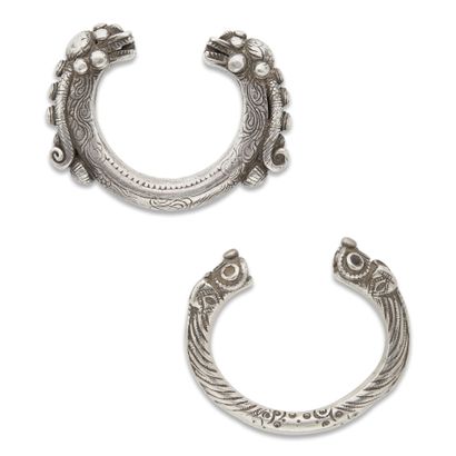 Deux bracelets en argent (800), Thaïlande,...