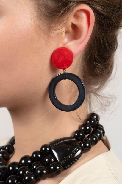 Ensemble de bijoux fantaisie comprenant :...