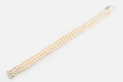 Collier perles de culture
A trois rangs de...