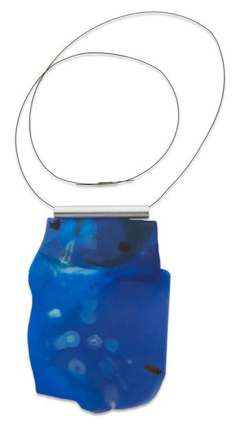 Florence LEHMANN (née en 1964)
Collier/pendentif/évantail/bouclier...