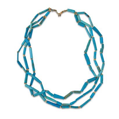 Collier à trois rangs de longues perles en...