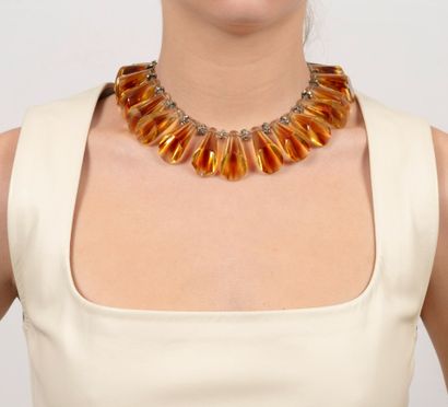 Collier fantaisie à pampilles en résine,...