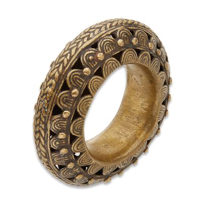 Lot de six bracelets en métal dont un Liberia...