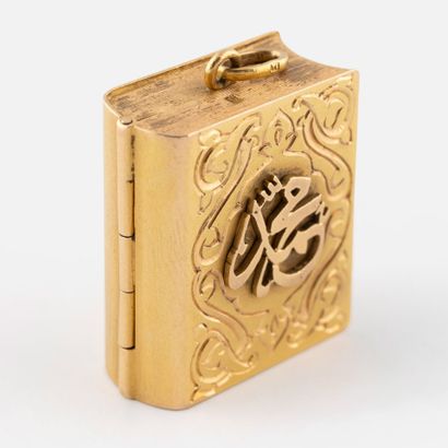 Pendentif en or, Égypte XXe siècle
En or...