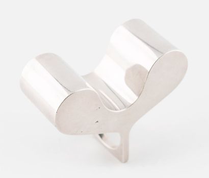 TRAVAIL CONTEMPORAIN
Bague en argent,
De...