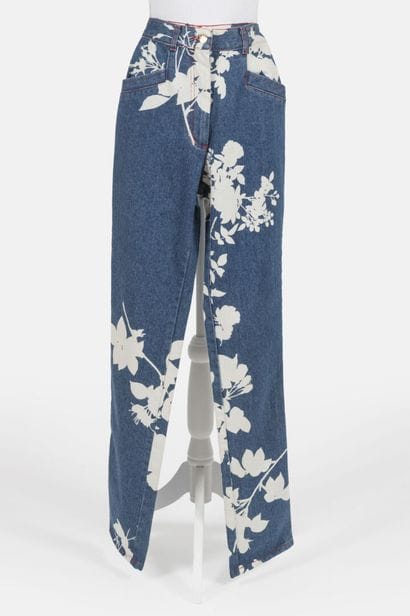 VIVIENNE WESTWOOD
Raw blue jeans with beige...