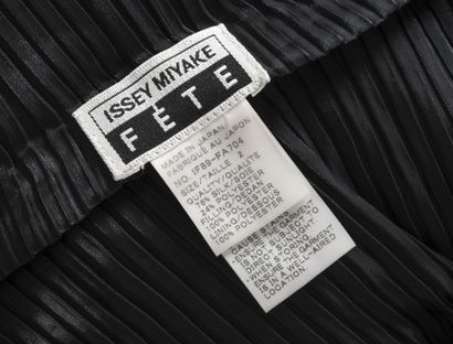 ISSEY MIYAKE Fête
Black silk and polyester...