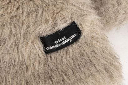 COMME DES GARCONS
Scarf, 
Size: 110 cm. 
Comme...