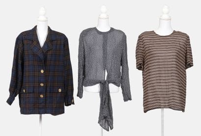 GIVENCHY BOUTIQUE
Set includes: 
- A brown...