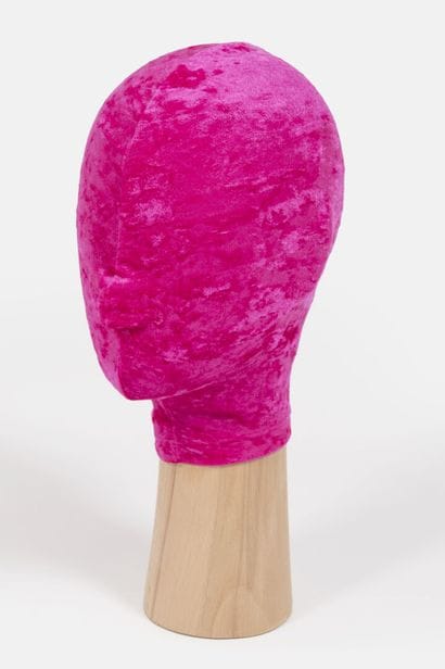 CLOTHING
Pink polyamide velvet top,
Sleeves...