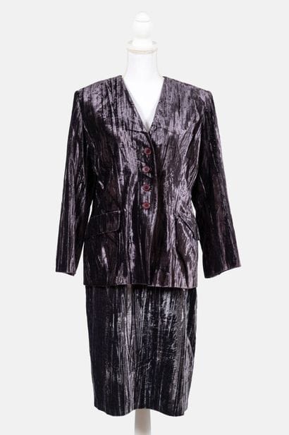 YVES SAINT LAURENT VARIATION
Purple velvet...