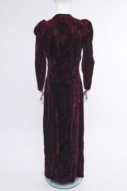 MAGGY ROUFF HAUTE COUTURE
Purple velvet evening...