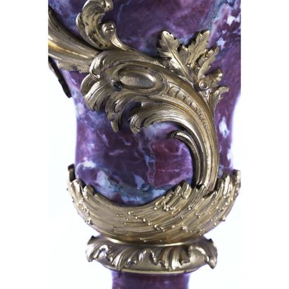 PAIRE DE VASES COUVERTS, ÉPOQUE FIN XIXÈME...