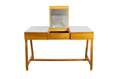DASSI
Bureau-coiffeuse en érable, sabots...