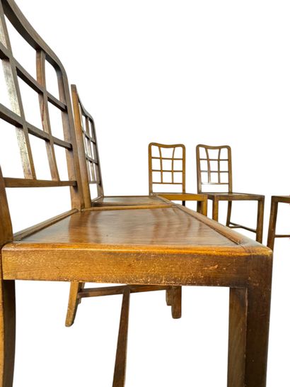 ANNEES 1930
Suite de six chaises, structure...
