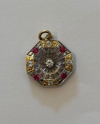 GOLD PENDANT 
18k (750 thousandths) yellow...
