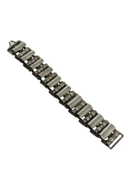 MODERNIST WORK 
Silver bracelet with articulated...