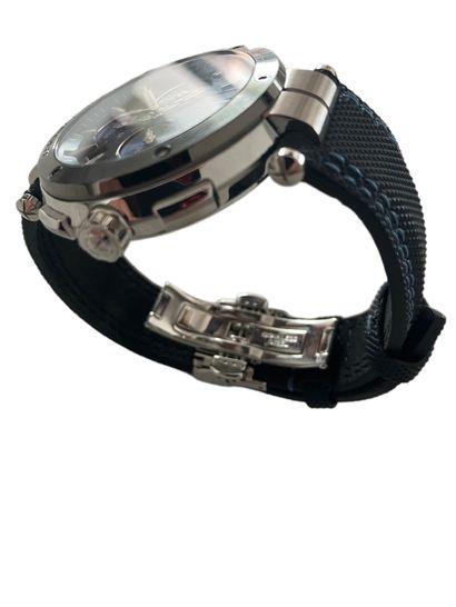 HERBELIN
Men's wristwatch model Newport blue...