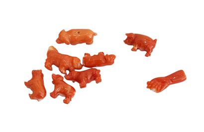 CORAL BEADS AND ELEPHANTS 
Lot of coral beads...