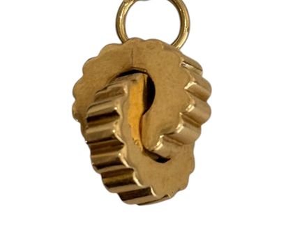 MAUBOUSSIN PARIS 
Clip d'oreille en or jaune...