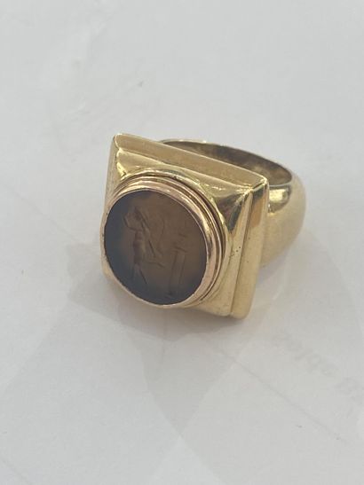 BAGUE EN OR JAUNE INTAILLE 
Bague en or jaune...