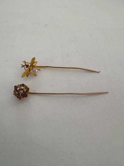 LOT DE 2 EPINGLES A CRAVATE EN OR 18 K
Lot...