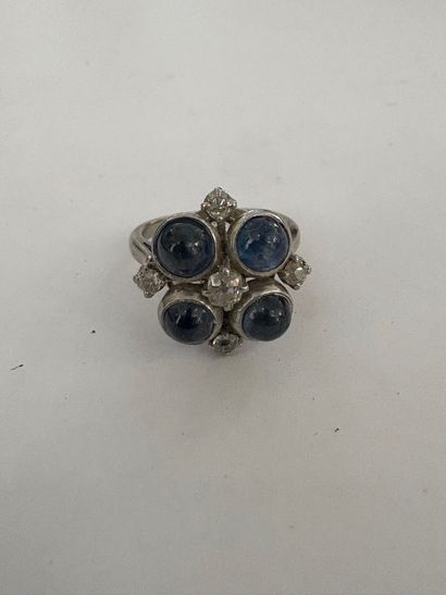 18 K WHITE GOLD AND PLATINUM RING 
Ring in...