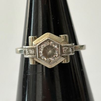GOLD AND PLATINUM RING WITH BRILLIANTS 
18k...