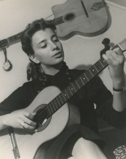 Max OTTONI (1918-2010) 
Jeune musicienne,...