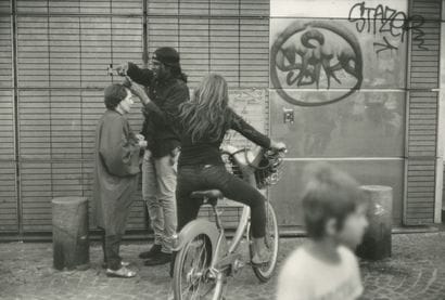 Jérémy LEMPIN (XX) 
Le coiffeur de rue, Paris,France,...