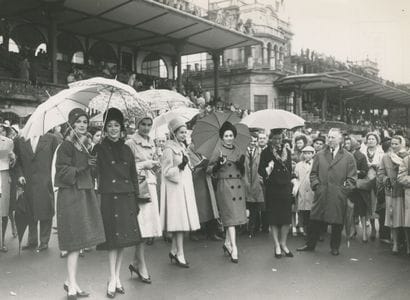 Fashion at the Races
Longchamps presents...