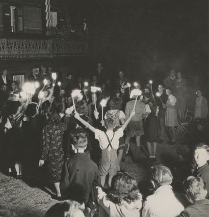 Robert MOISY (1919-1996)
Marche aux flambeaux,...