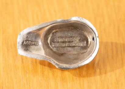Igor MITORAJ (1944-2014)
Bandaged face pendant...