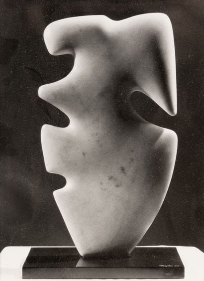Geza VANDOR (1898-1956) 
View of a sculpture...