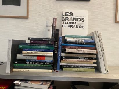 France and travel
Lot of about thirty books,...