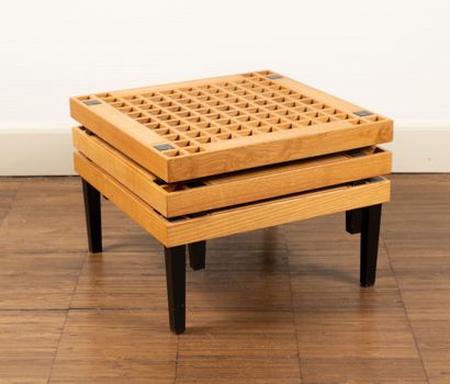 Bernard VUARNESSON (1935-)
Table à système...