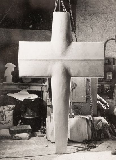 Geza VANDOR (1898-1956) 
View of a sculpture...