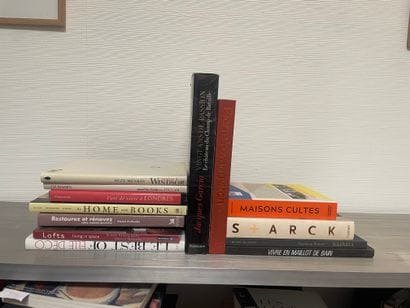 Decoration 
Lot of a dozen books including:
Pierre...