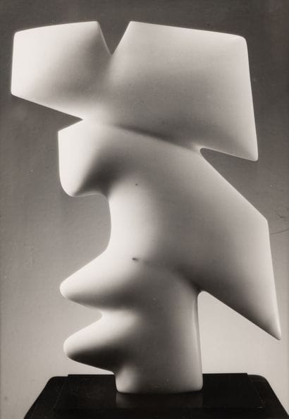 Geza VANDOR (1898-1956) 
View of a sculpture...