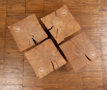 Christian LIAIGRE (1943-2020)
Tabouret Nagato
Bois...