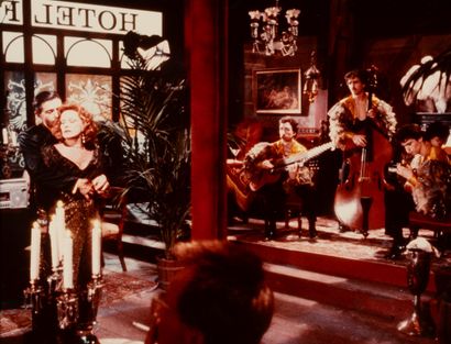 QUERELLE (1982)
22 tirages chromogène d'époque...