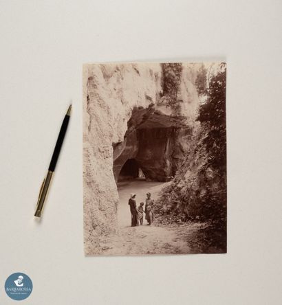 Wilhelm Von GLOEDEN (1856-1931)	
Les grottes...